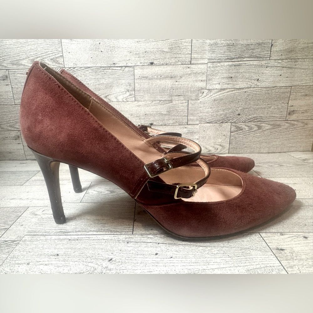 Kate Spade Suede closed toe heels size 7.5 m